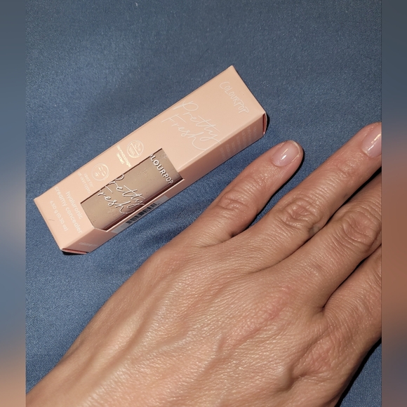 Colourpop concealer - Picture 3 of 5